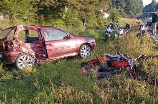 La víctima perdió el control y se impactó en un costado de un vehículo Volkswagen tipo Pointer.