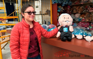 Artesanos de Xonacatlán producen figura del "Pejeluche"