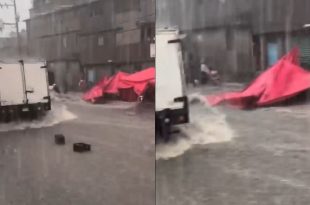 Corriente arrastra mercancía y afecta puestos del tianguis de Ojo de Agua.