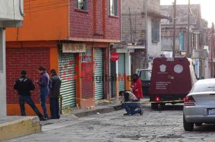 El cuerpo fue localizado entre las calles Correo y Libertad.