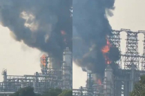 Incendio en la bodega de coque de la refinería Olmeca, en Dos Bocas.