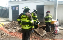 Evacuan Unidad Familiar del IMSS de Toluca por fuga de gas
