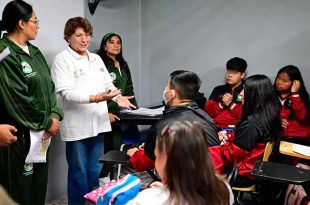 La entrega de la CCT permitirá validar estudios y acceder a apoyos educativos.