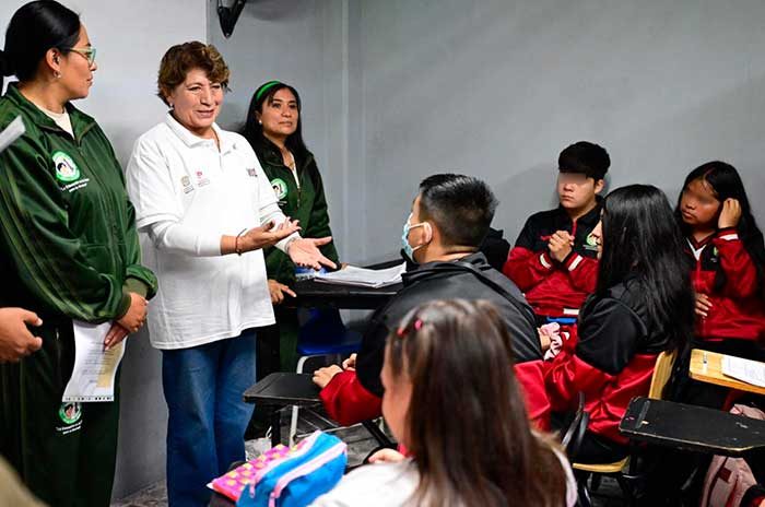 La entrega de la CCT permitirá validar estudios y acceder a apoyos educativos.