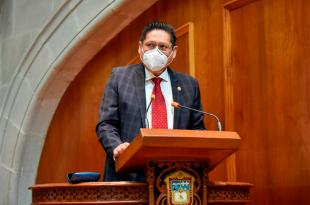 Dijo que presenta síntomas menores por lo que por algunos días dará seguimiento a distancia al trabajo legislativo
