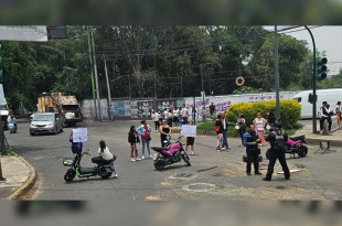 Padres de familia denuncian omisión de CFE y SEP; estudiantes llevan más de un mes sin energía eléctrica.