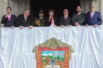 Desde el balcón central de Palacio de Gobierno, la mandataria estatal presenció el paso de 29 contingentes.