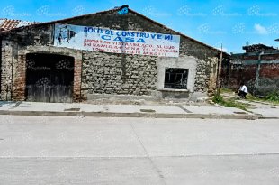 Habitantes de Santa María Tetitla denuncian que llevan dos años buscando recuperar el inmueble y aseguran que la carpeta de investigación desapareció en el Ministerio Público de Xonacatlán.