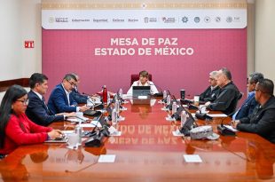 La gobernadora Delfina Gómez Álvarez encabezó la Mesa de Paz.