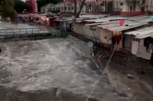 Las fuertes lluvias de esta tarde provocaron el desbordamiento