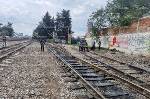 El hallazgo ocurrió en el cruce de Isidro Fabela y José Martí; la Fiscalía mexiquense realizó las diligencias y el levantamiento de los restos.