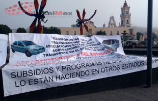 Protestan taxistas por "competencia" de Uber