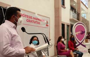 Beneficiarias agradecieron al Presidente municipal por la entrega de estas prótesis que impactan en su calidad de vida