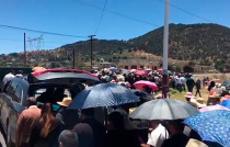 Sepultan a víctimas de accidente en Tepetlaoxtoc; siguen retenidas unidades