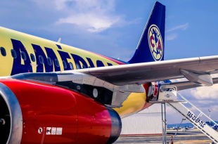 El avión chárter que trasladaba al equipo presentó una falla en pleno vuelo, lo que obligó a la tripulación a realizar un aterrizaje de emergencia en Estados Unidos.