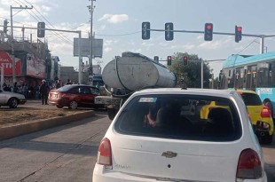 Habitantes de la colonia Sagitario 10 exigen el restablecimiento del servicio tras varios días sin suministro; el bloqueo afecta la Línea 1 del Mexibús