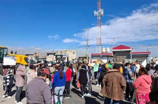 ¡Alerta! Vecinos de Santa Cruz Atizapán bloquean la Mexicaltzingo-Santiago Tianguistenco