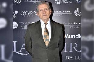 Participo en la polemica cinta Rojo Amanecer.