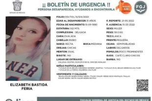 La chica tiene tres tatuajes, uno en el brazo izquierdo con el nombre de "Josefina", otro más en el brazo derecho y en la pierna izquierda una flor.