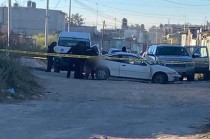 Los cadáveres fueron localizados a bordo de dos vehículos, un cavalier color blanco y una unidad de transporte público de la empresa San Pedro-Santa Clara.