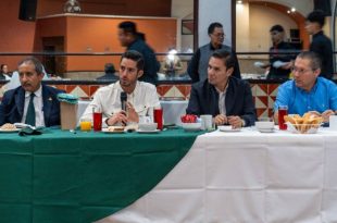 José Alberto Couttolenc dialogó con líderes sindicales en Tlalnepantla sobre temas laborales.
