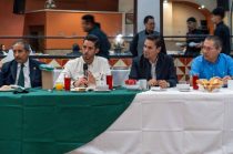José Alberto Couttolenc dialogó con líderes sindicales en Tlalnepantla sobre temas laborales.
