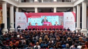 "Sigo vivito y coleando": Eruviel Ávila