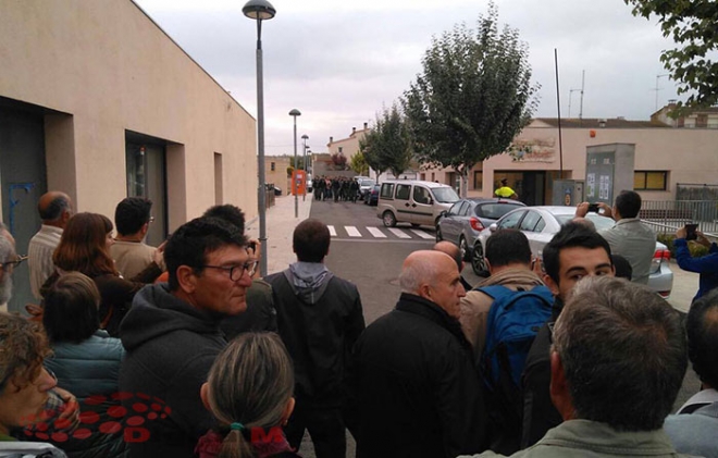 Barcelona: "Vemos gente mayor lanzada por los suelos, gente lanzada escaleras abajo, ensangrentada"