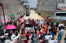 El gobierno municipal también entregó cinco calles en Las Parcelas y anunció que este año prevé construir más de 500 vialidades mediante el programa Cimientos de Esperanza.