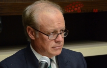 Sin temor de que Legislatura cancele "Salario Rosa": Erick Sevilla