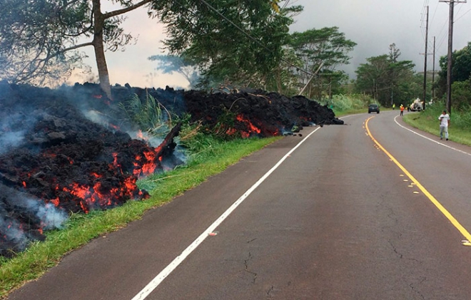 Erupciones en grietas provoca evacuaciones al este de Hawái