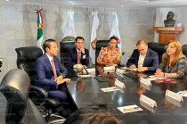 También presentó una iniciativa para garantizar accesibilidad a personas con discapacidad auditiva en espacios públicos culturales, turísticos y de servicios.