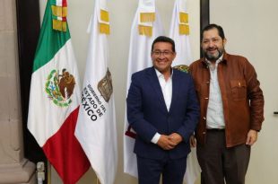 José Francisco Vázquez Rodríguez y Pavel Gaspar Ramírez durante reunión de trabajo en el Congreso del Estado de México.