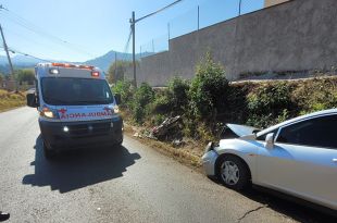 El joven de 23 años resultó con lesión en el fémur izquierdo y una fractura en el tobillo.
