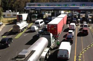 Expertos consideran obsoleto el programa "Hoy No Circula" en el Valle de Toluca.