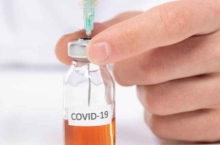 Hubo una demanda colectiva por efectos adversos graves tras recibir la vacuna AstraZeneca contra Covid-19.