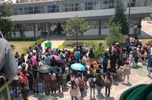Protestan alumnos de Prepa 2 UAEMéx