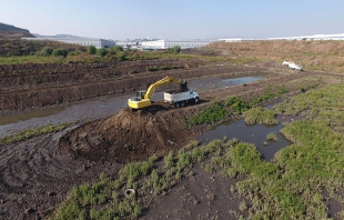 Azolvan presa "El Ángulo" y retiran 150 toneladas de basura