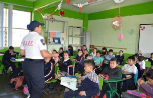 Imparte Naucalpan plática "Presión de amigos y compañeros"