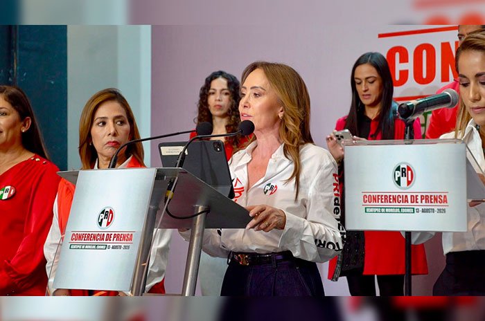 Cristina Ruiz Sandoval, dirigente estatal del PRI, durante la conferencia de prensa en la que pidió investigar presuntas irregularidades de anteriores administraciones de Ecatepec.