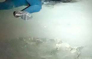 En la inspección se percataron que la mujer de entre 30y 35 años de edad, tenía lesiones por impacto de bala y presentaba quemaduras
