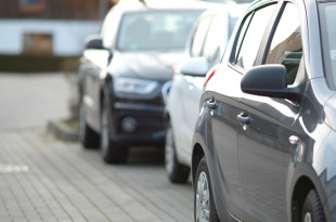 En el Estado de México, vender un auto sin realizar el Aviso de Venta puede dejar al antiguo propietario expuesto a multas, adeudos y notificaciones oficiales.