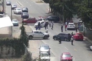 Se trata de vecinos de Villa Guerrero que denuncian la falta de agua.