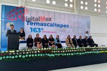La ceremonia también incluyó la entrega de la Presea "José Mariano Mociño 2024" a ciudadanos distinguidos.