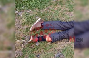 La víctima fue encontrada por comerciantes de la zona, quienes alertaron a la policía