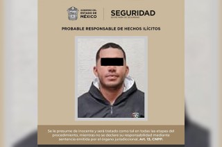 Tras llevar a cabo la inspección, encontraron entre las pertenencias del individuo dos teléfonos celulares.