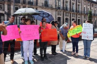 Vecinos de Misiones 1 y 3 se manifestaron para exigir la permanencia de las plumas de acceso instaladas en los fraccionamientos.