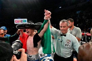 William "Camarón" Zepeda mantiene su título mundial interino del CMB en peso ligero.