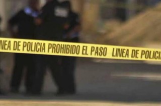 El cuerpo, de entre 25 y 30 años, que fue abandonado entre la maleza, aún no ha sido identificado por las autoridades ni por los habitantes de la zona.
