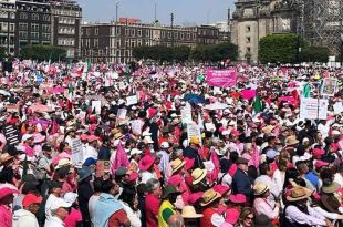 #Video: Desbordan Zócalo de CDMX por la "Marcha por la Democracia"